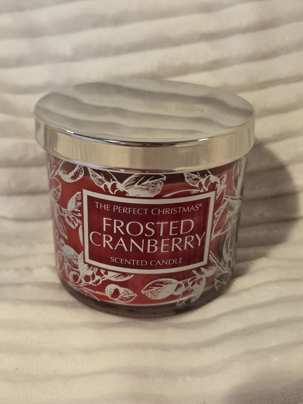 Slatkin & Co The Perfect Christmas Frosted Cranberry Scented Candle  4oz
